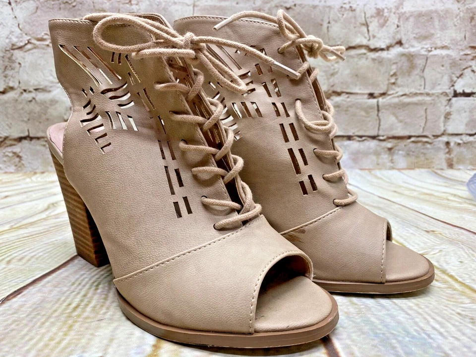 Sandalia troquelada punta abierta restringida para mujer zapatos tacón bloque botín 6 Foto 2 de 4