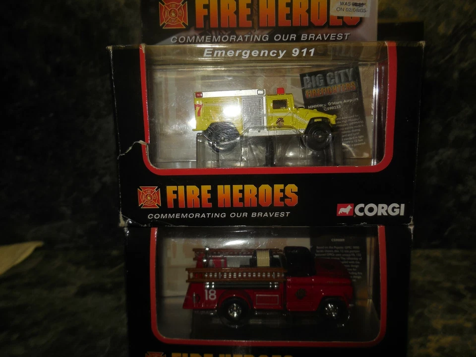 2 corgi fire heroes trucks 1966 gmc pumper/ hmmwv o.hare airport truck - Image 4 of 4