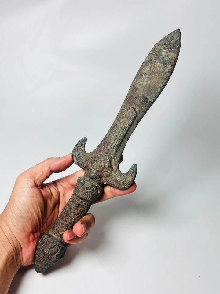 Antiguo Khmer Bronce Guerrero Angkor Wat Camboya Rey Espada Daga Bayón Amuleto Foto 4 de 4