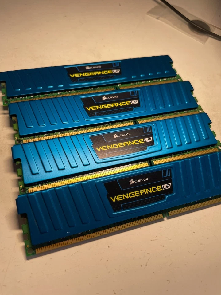 4 Corsair Vengeance LP 16gb 4x4gb Gold Finger Drives 4 Total Gold Scrap - Image 3 of 4
