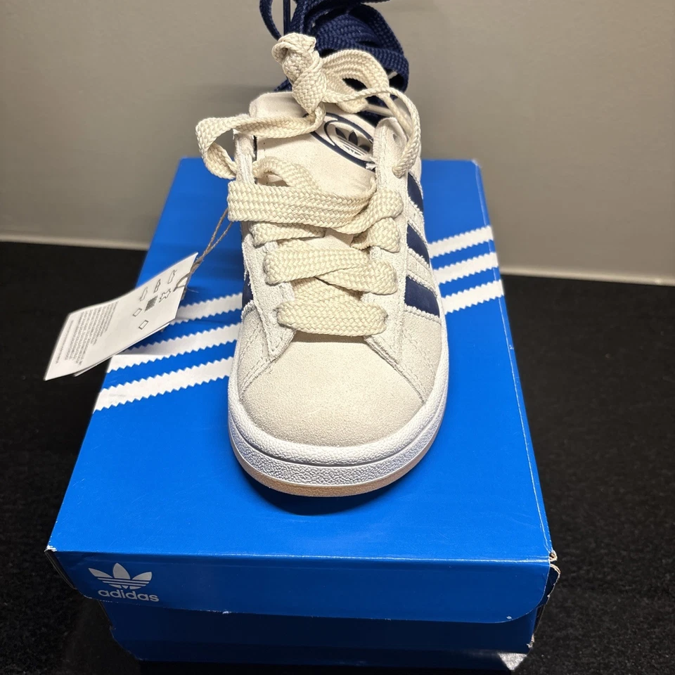 全新 Adidas Campus 00s 绒面革鞋面和橡胶鞋底运动鞋 — 第 2/4 张图片