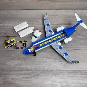 LEGO City Passenger Plane #3181 2010 90% Complete with Mini Figures Preowned