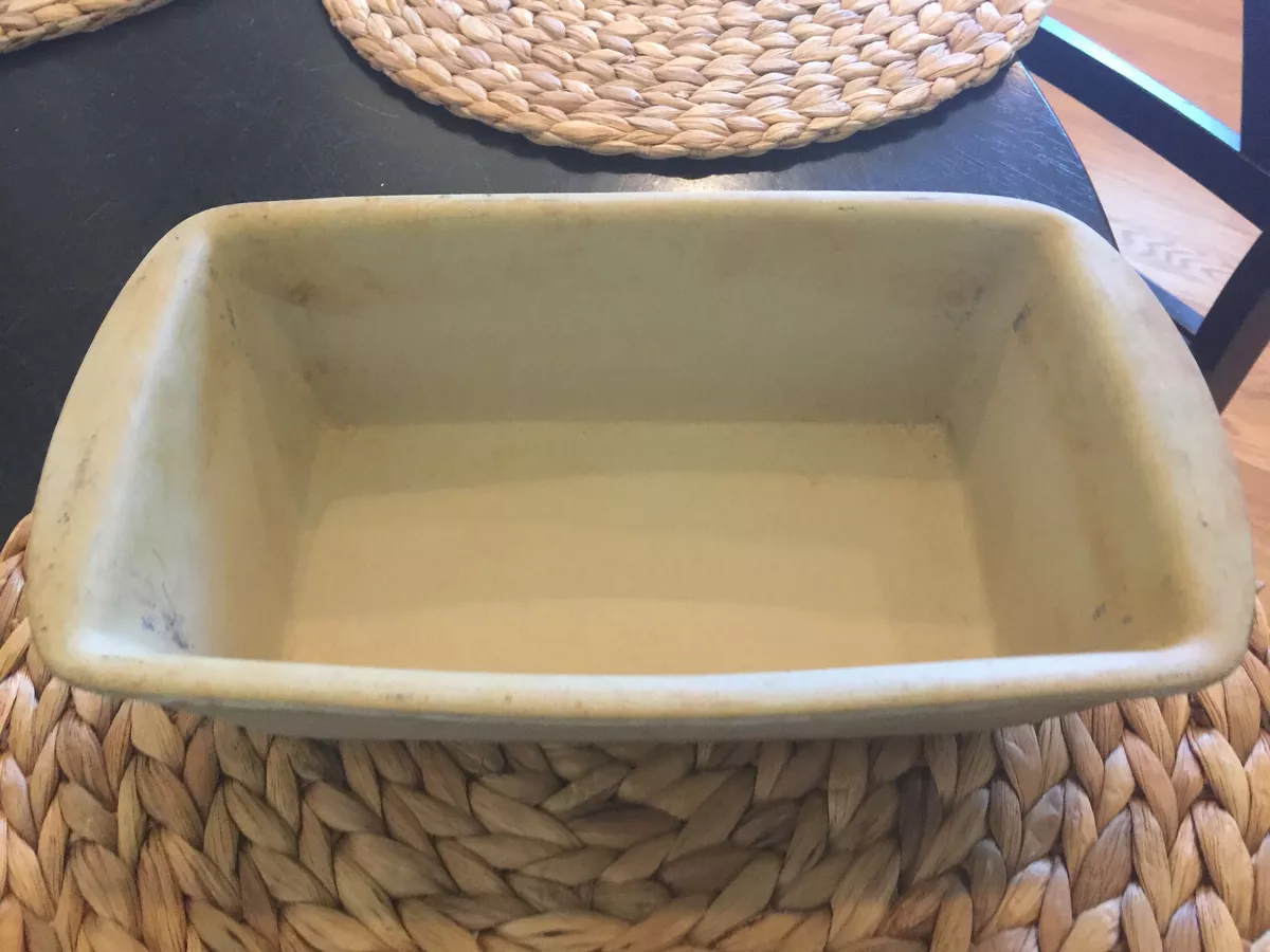 The Pampered Chef Stoneware Loaf Pan