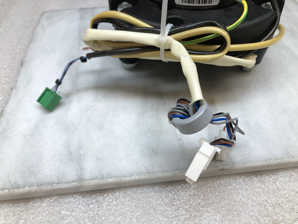 Motor centrífuga tipo 230V Hettich Instruments LP modelo E2801 R02 Foto 2 de 4