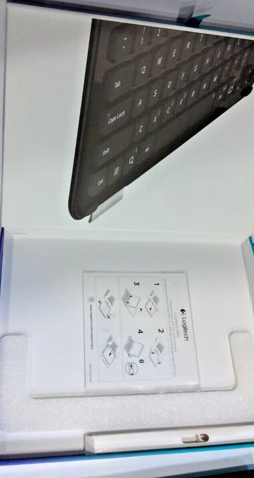 Logitech PRO Keyboard Case for Samsung Galaxy Note Pro 12.2/Galaxy Tab Pro 12.2  - Image 4 of 4