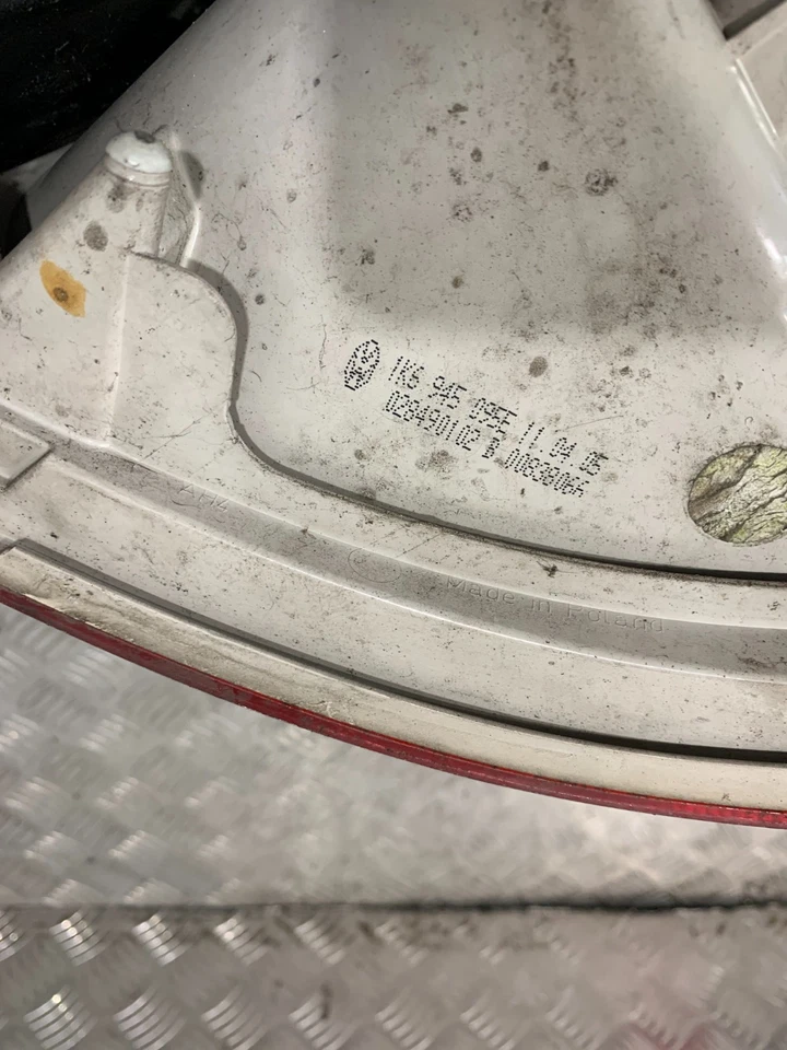 2004 VOLKSWAGEN GOLF MK5 ПАССАЖИРСКОЙ СТОРОНЕ ЗАДНИЙ ФОНАРЬ 1K6945095E #2 - Изображение 4 из 4