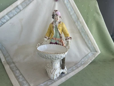Schöne große KPM Berlin Figur Allegorie des Winters mit Gewürzschale - Bild 1 von 4