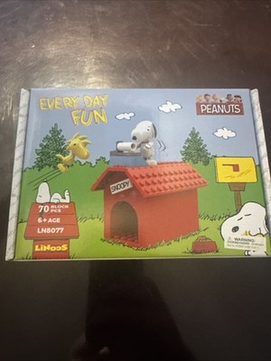 Linoos Snoopy Peanuts Every Day Fun Doghouse Typewriter Block Set LN8077