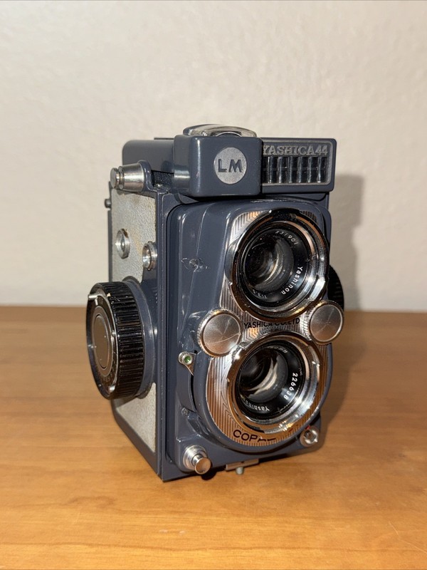 Vtg YASHICA 44 LM 127 TLR Camera w/ 60mm f/3.5 Lens, Untested Good Condition