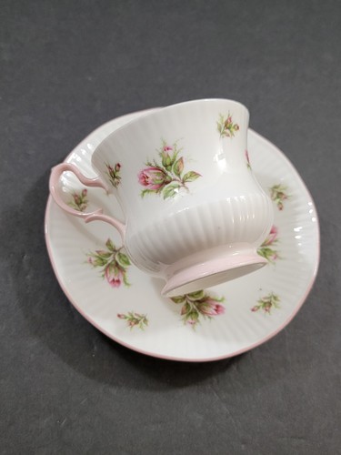 Vintage 1970s Royal Dover Teacup & Saucer Ribbed PINK Flowers & Trim England - Picture 9 of 13