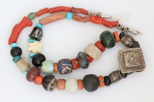 Necklace With Ancient Beads From Different Civilizations Found in Afghanistan - Picture 4 of 5