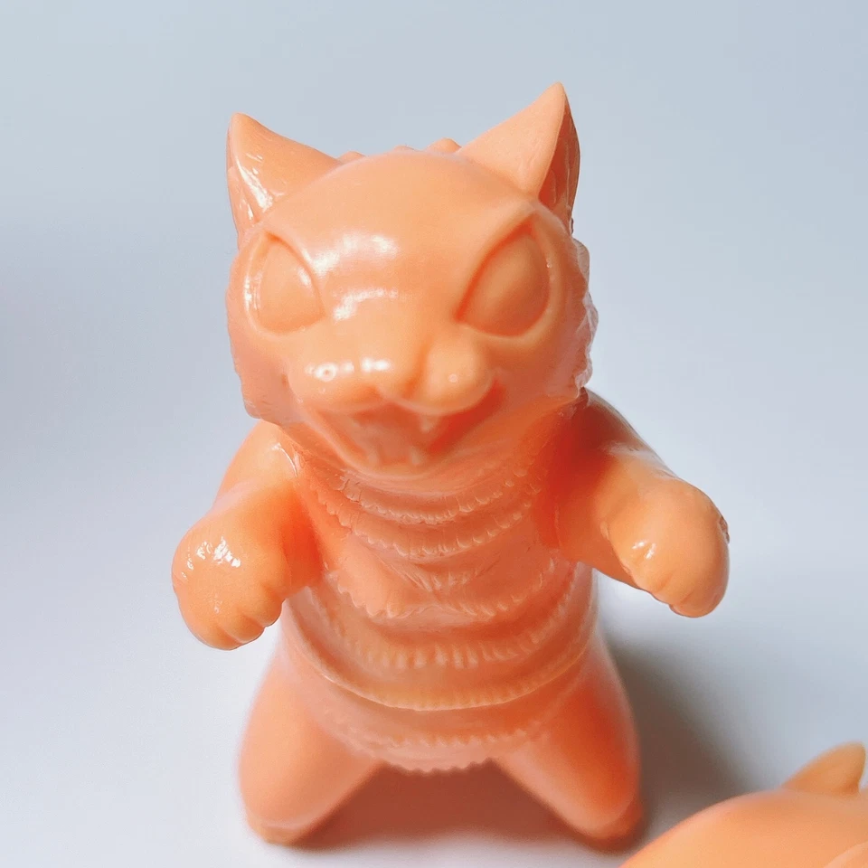 Figura MAX TOY Negra con Pez 4" Para concurso de pintura a color sin pintar Konatsu Foto 3 de 4