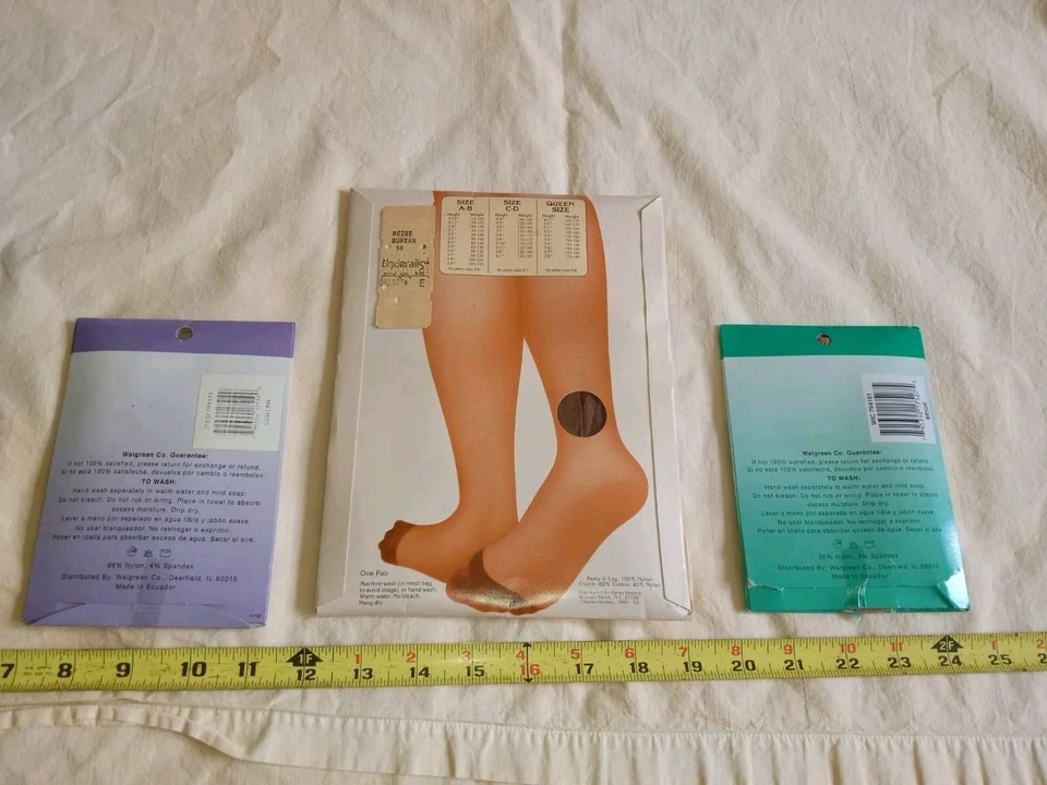 Pantimedias de colección 1983 Montgomery Ward piernas bronceadas talla reina y rodilla Foto 2 de 4