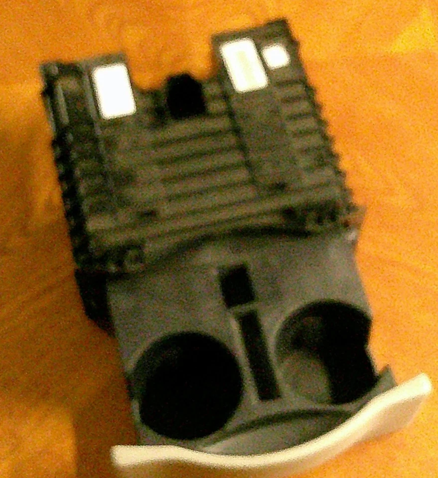 Portavasos consola central delantera luz gris Dodge Caravan Chrysler Twn&Cou Foto 2 de 4