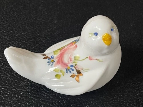 Signed Fenton White Glass ‘Messenger Bird’ 95th An. #718 Painted Roses