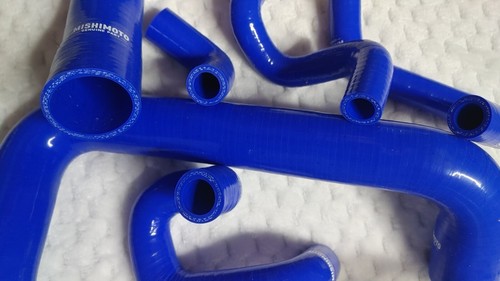 Kit de mangueras de radiador de silicona azul Mishimoto MMHOSE-MUS-86BL para Ford Mustang 86-93 - Imagen 3 de 7