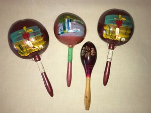 VTG MARACAS Hand Painted GOURDS Shaker RATTLE Percussion ABSTRACT MEXICAN Etched