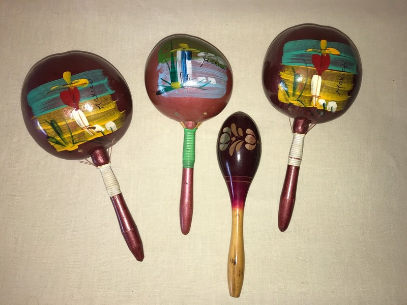 VTG MARACAS Hand Painted GOURDS Shaker RATTLE Percussion ABSTRACT MEXICAN Etched