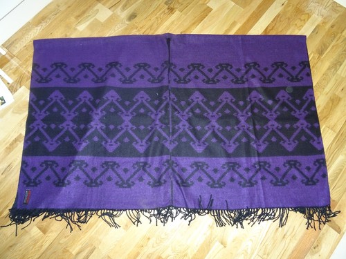 New and Unworn Reversible Cape, Purple and Black One Size, Forum - Picture 2 of 7