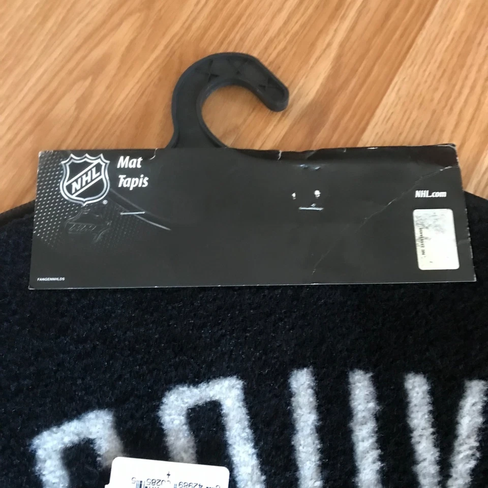 NHL Vancouver Canucks Puck Mat Round Rug 27" Officially Licensed Fanmats New - Image 4 of 4