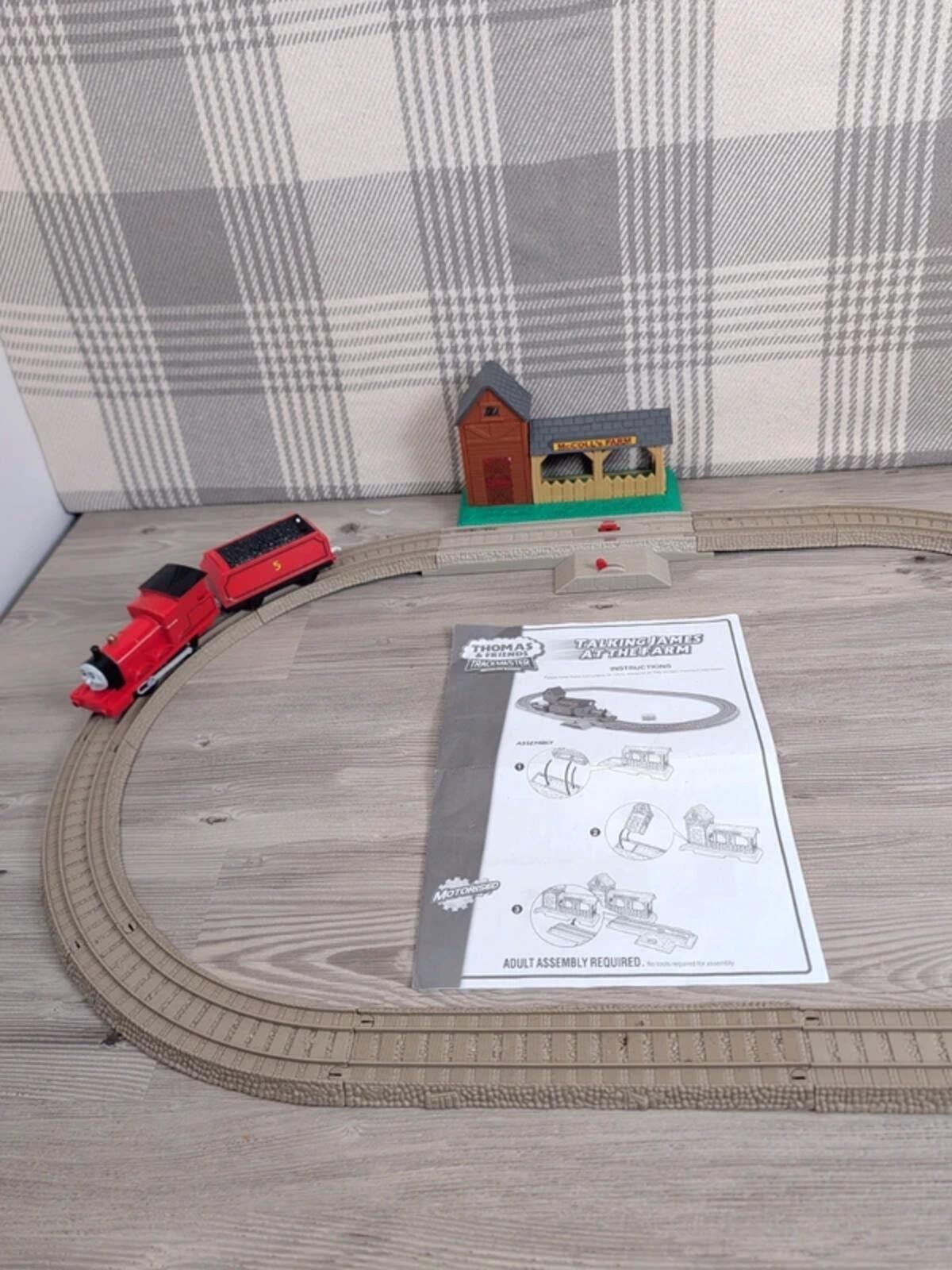Fisher Price Thomas Trackmaster Talking James At The Farm Set