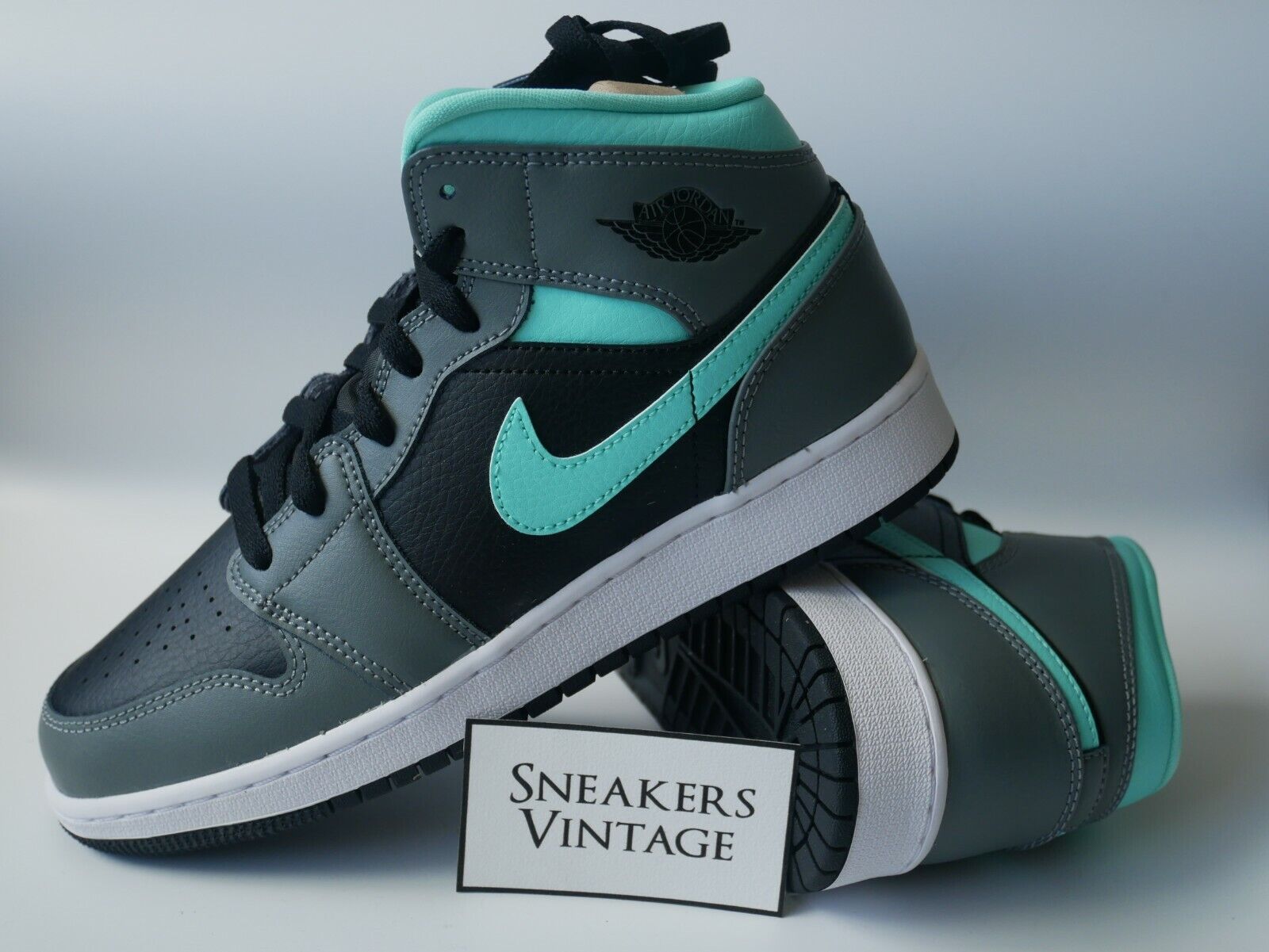 air jordan blue green