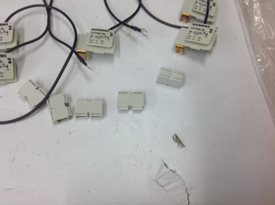 Lot of 5 Siemens 3TX7402-3G Surge Protectors. NEW - Image 3 of 3