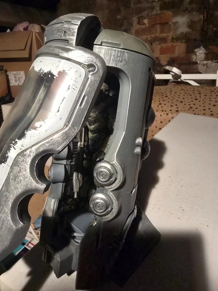 Halo 4 Master Chief Action Figure Cryo Stasis Pod Cryotube Chamber Mcfarlane - Image 3 of 3