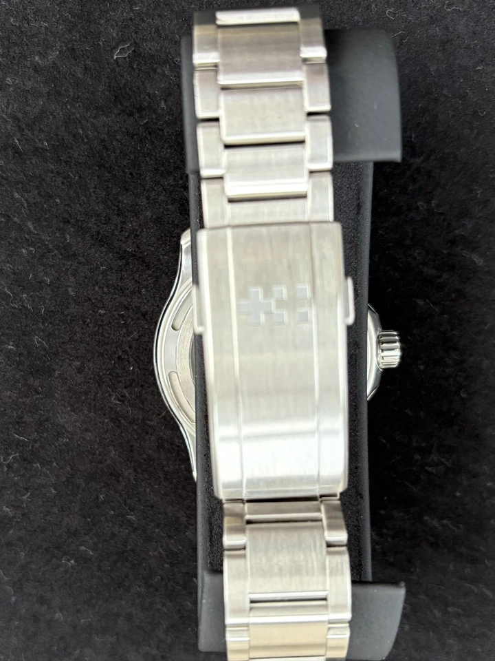 Christopher Ward C60 Trident Pro 300 38 mm esfera negra - septiembre de 2025 Foto 3 de 4