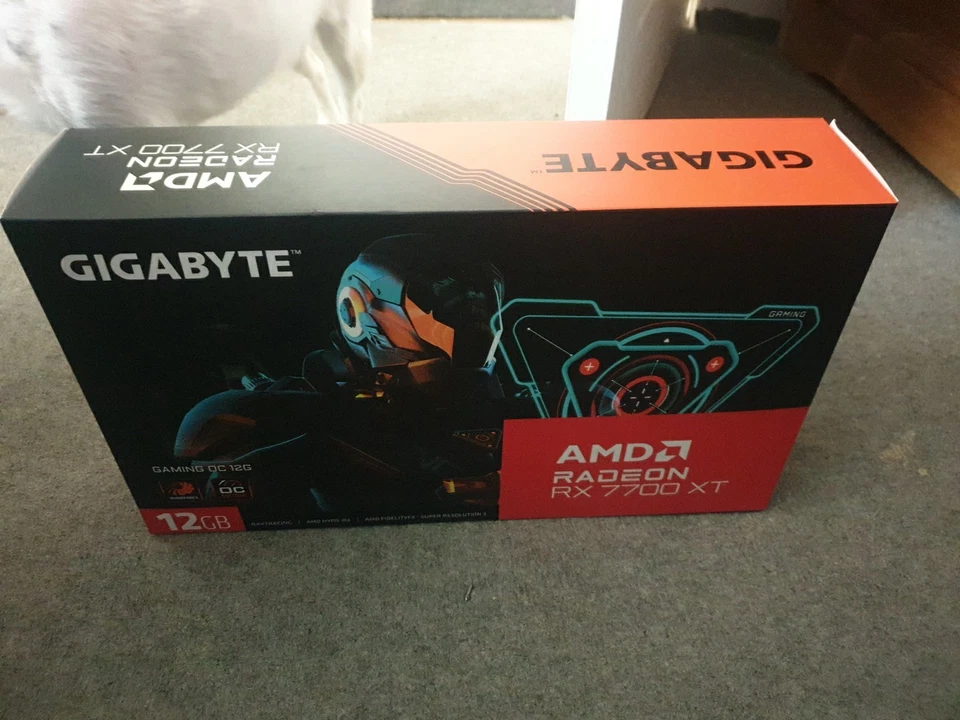 12GB AMD Radeon RX 7700 XT Graphics Card - Image 4 of 4