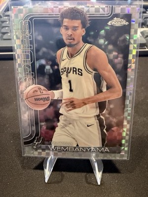 Topps Chrome 2025-26 Victor Wembanyama San Antonio Spurs X-Fractor #221