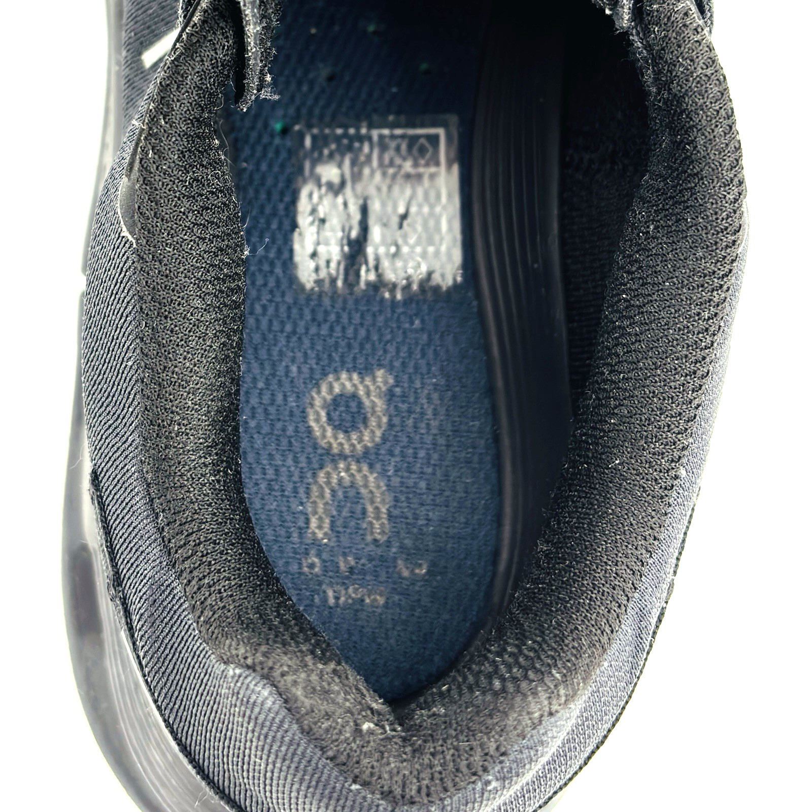 Mens 8 On Cloud Cloudnova CloudTec Black Blue Run… - image 12
