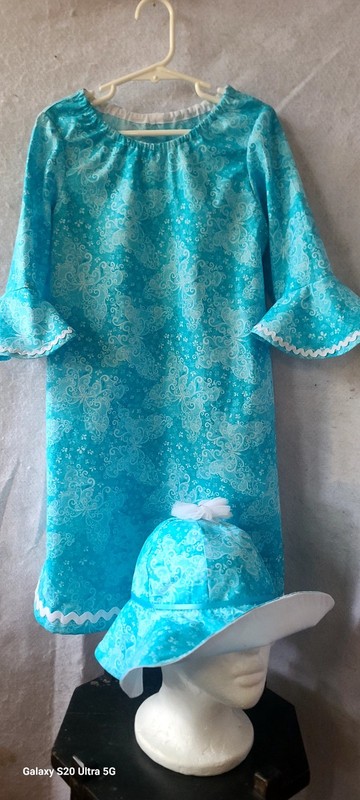 Girls Size 9 Summer Aqua Dress With White Butterflys Print White Matching Hat 