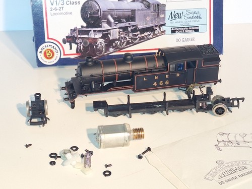 Bachmann 31603 LNER Tank Loco Parts. Top Section, New Motor. 2 Rail DC Boxed. OO | Condition: For parts or not working