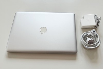 Apple MacBook Pro 15'' (Ende 2011) | Intel i7 | 8 GB RAM |