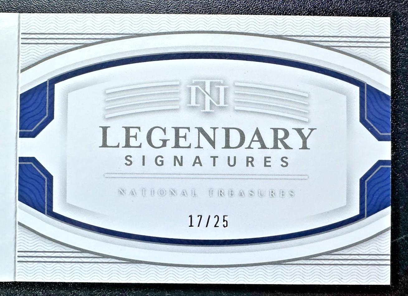 2022 National Treasures Legendary Signatures GARY CARTER Booklet Auto Card-17/25 view 3