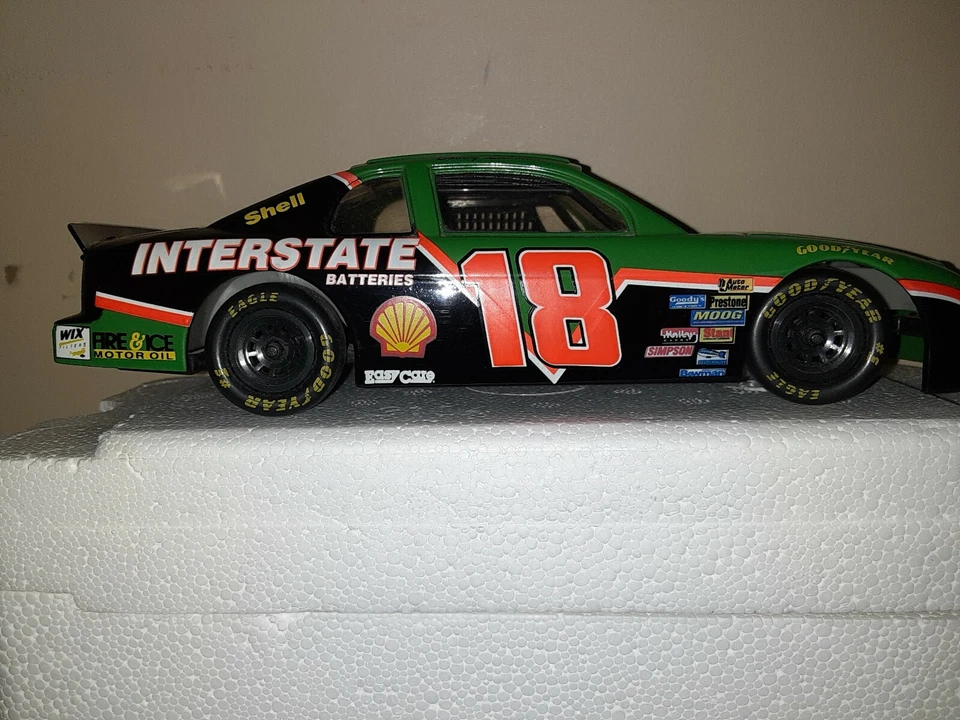 Revell Collection #18 Bobby Labonte 1996 Monte Carlo - Image 2 of 4
