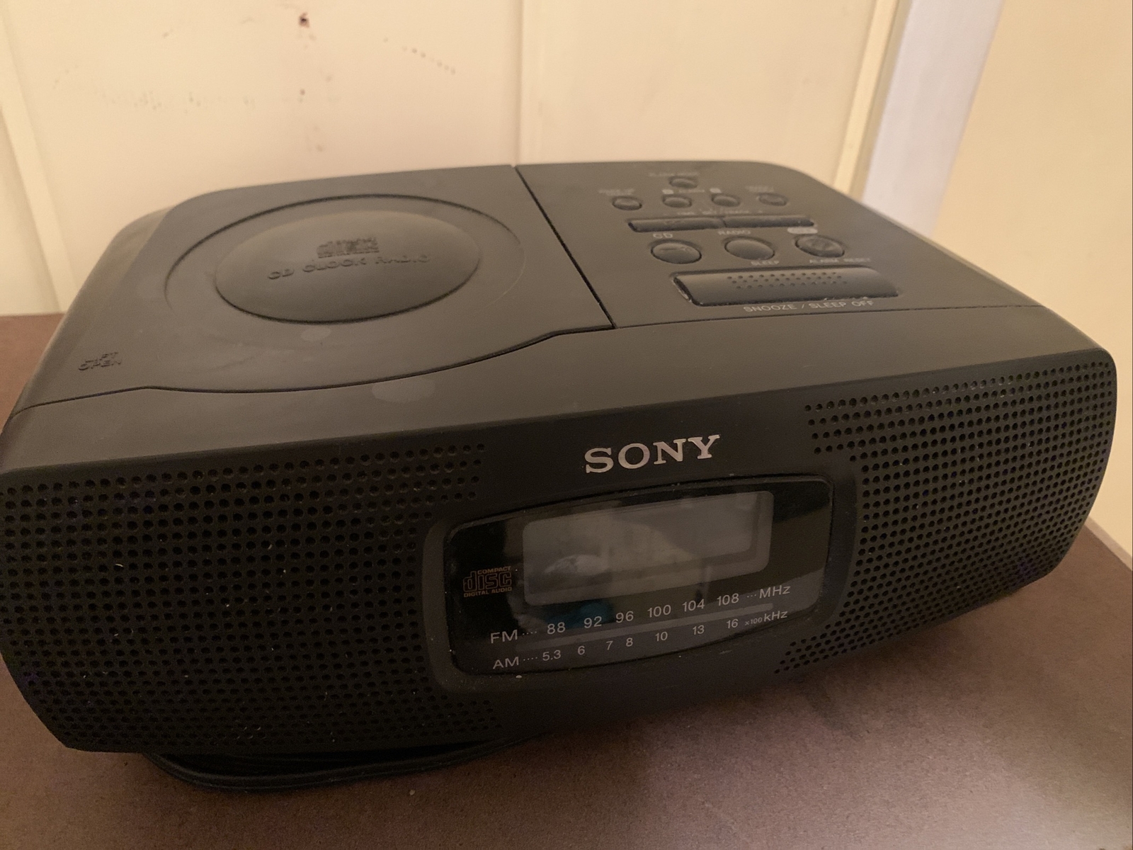 Sony ICF-CD820 AM/FM Stereo Dual Alarm Clock Radio CD Original Owner w ...