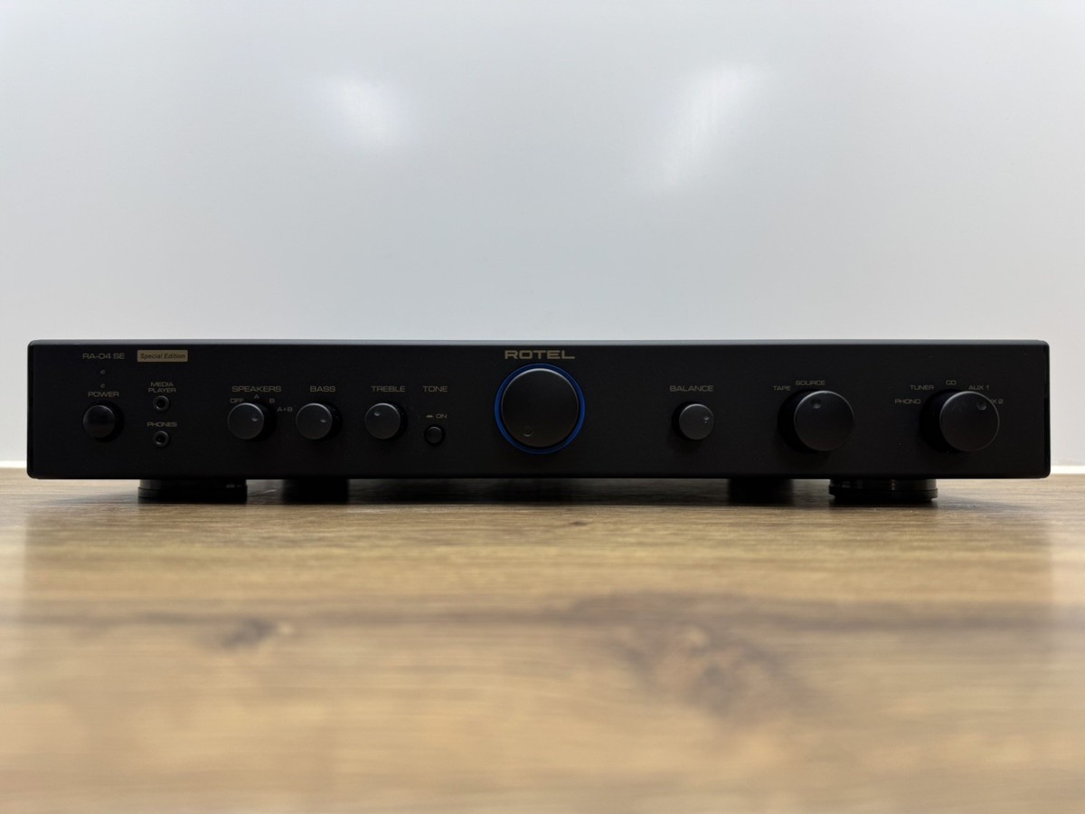 Rotel RA-04 SE special edition Stereo Integrated Amplifier-black