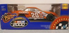 NASCAR Tony Stewart Home Depot 20 Winner's Circle 2000 Hasbro 1:24/New In Box