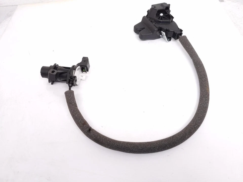 Actuador de bloqueo de maletero Mercedes-Benz E350 2011-2013 con cilindro de bloqueo 204-750-02-61 Foto 4 de 4