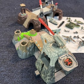 Micro Machines Military Lot. Viper Canyon & Thunder Crossing + 17 Loose Forces