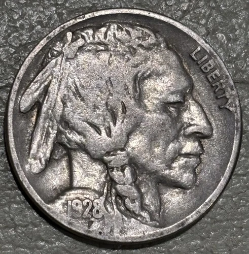 1928 Buffalo nickel, nice original VF condition Full Date 2/3 Horn No issues