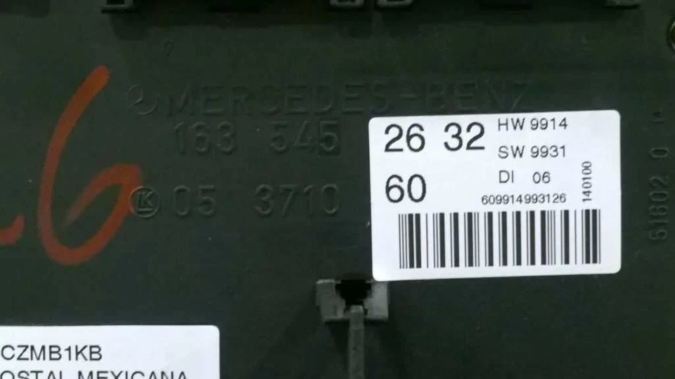 00 ML320 BCM BODY CONTROL MODULE FUSE RELAY BOX OEM 3753-20 - Image 3 of 3