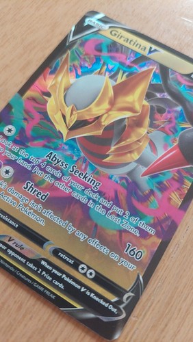 Giratina V 130/196 Full-Art Pokemon card