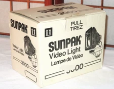 VINTAGE SUNPAK AUTO TRIAC 3000 VIDEO LIGHT w/ ORIGINAL BOX & OWNER'S MANUAL
