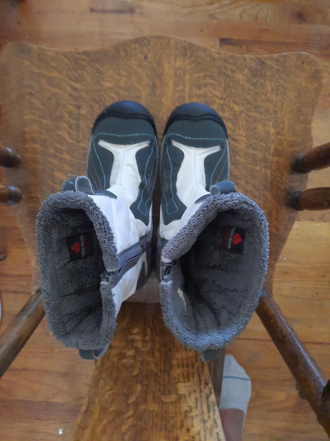 Stivali da neve invernali impermeabili KEEN taglia 10 donna.