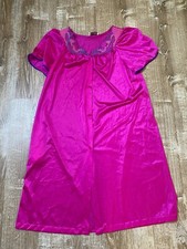 Vintage Nightgown pink Nylon short sleeve floral Vanity Fair pink medium pockets