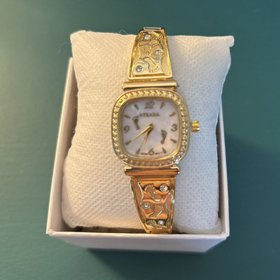 STRADA Women s Quartz Gold-Tone Bracelet Watch White Dial Cushion Case Box