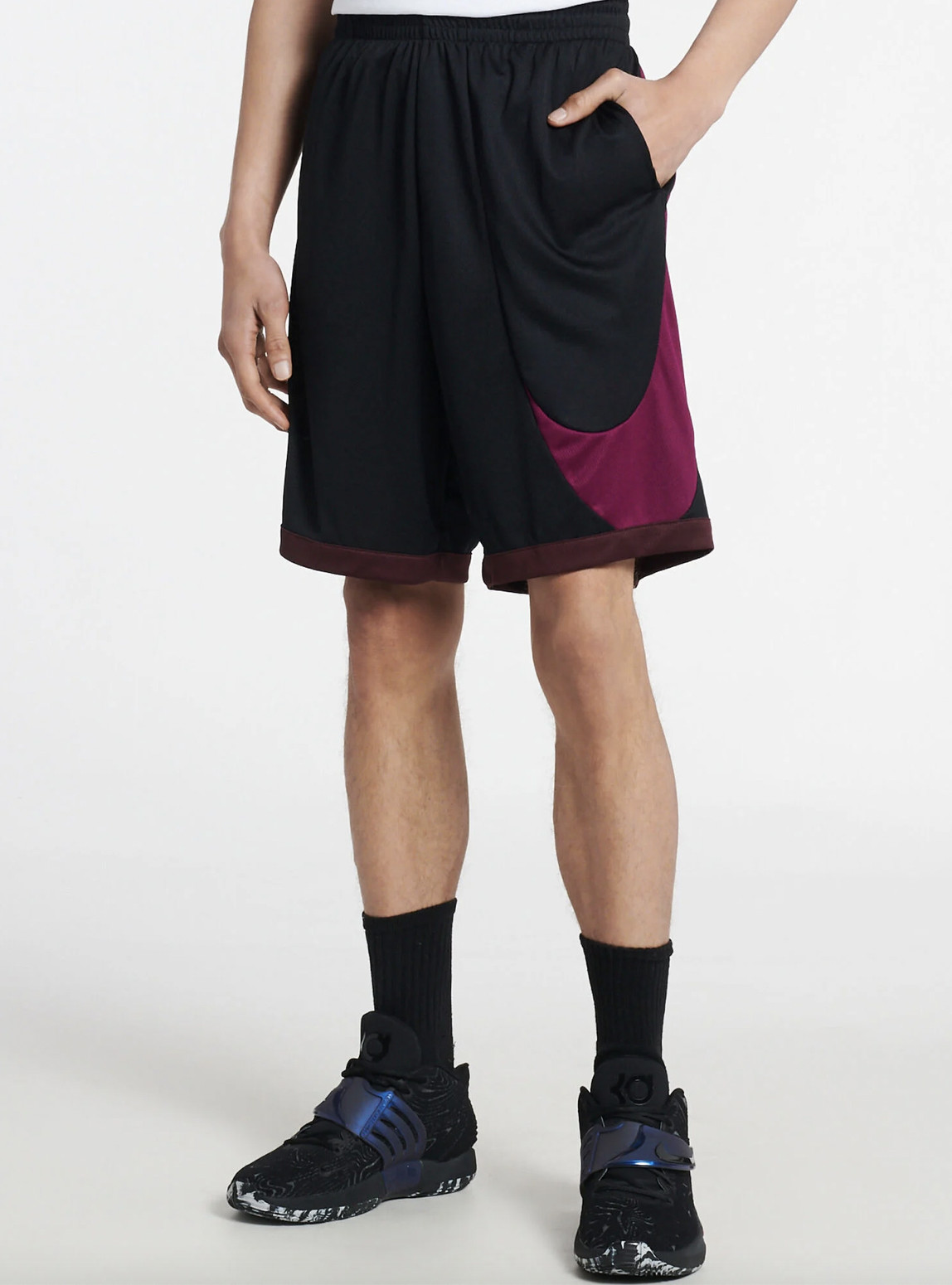Мужские баскетбольные шорты Nike Swoosh CU4327-010 Черныйбелый Dri-Fit 5790₽